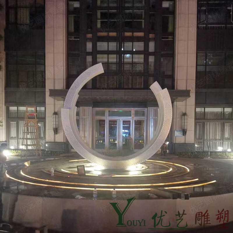 不銹鋼圓環雕塑