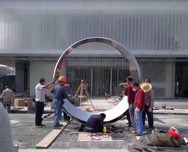 現代園林景觀雕塑如何進行包裝運輸？優藝雕塑廠家為您支招