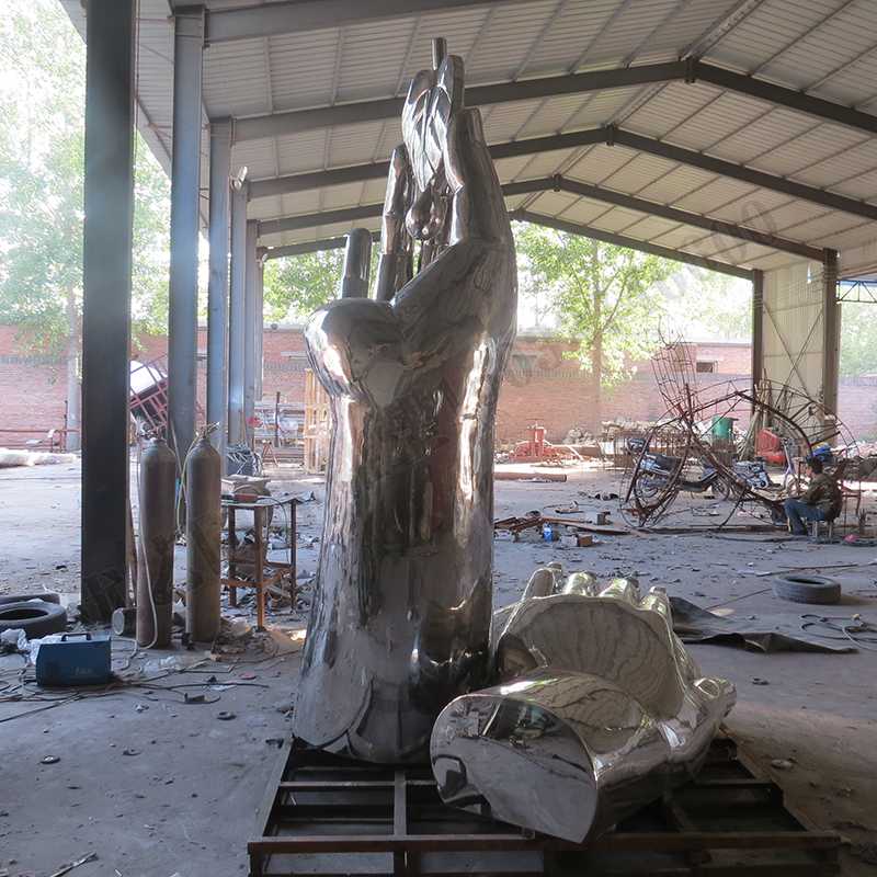 水滴主題不銹鋼雕塑，雙手不銹鋼雕塑，手托水滴景觀雕塑